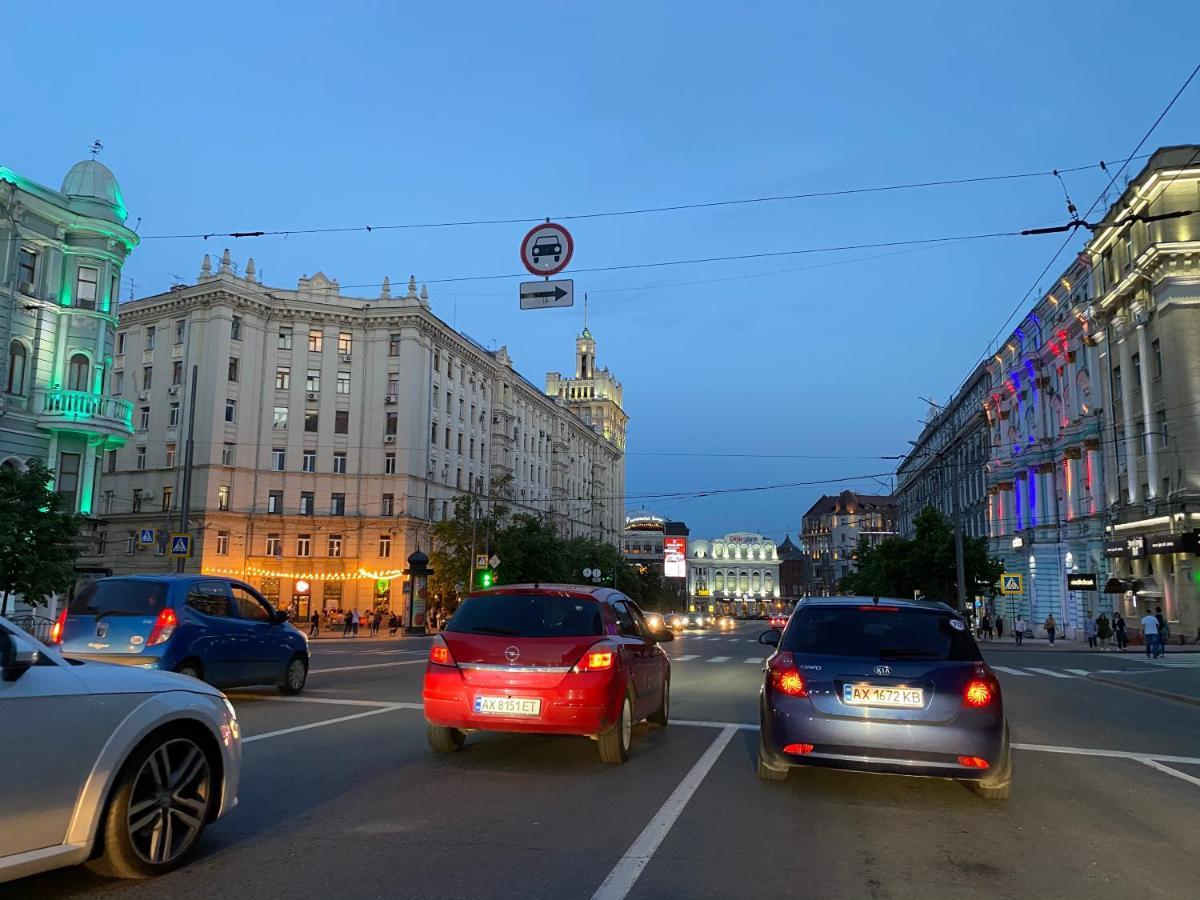 Panorama Luxury Apartment In The House With A Spire, A Historical Building In The City Centre Kharkiv Exterior photo