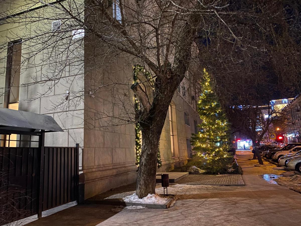 Panorama Luxury Apartment In The House With A Spire, A Historical Building In The City Centre Kharkiv Exterior photo